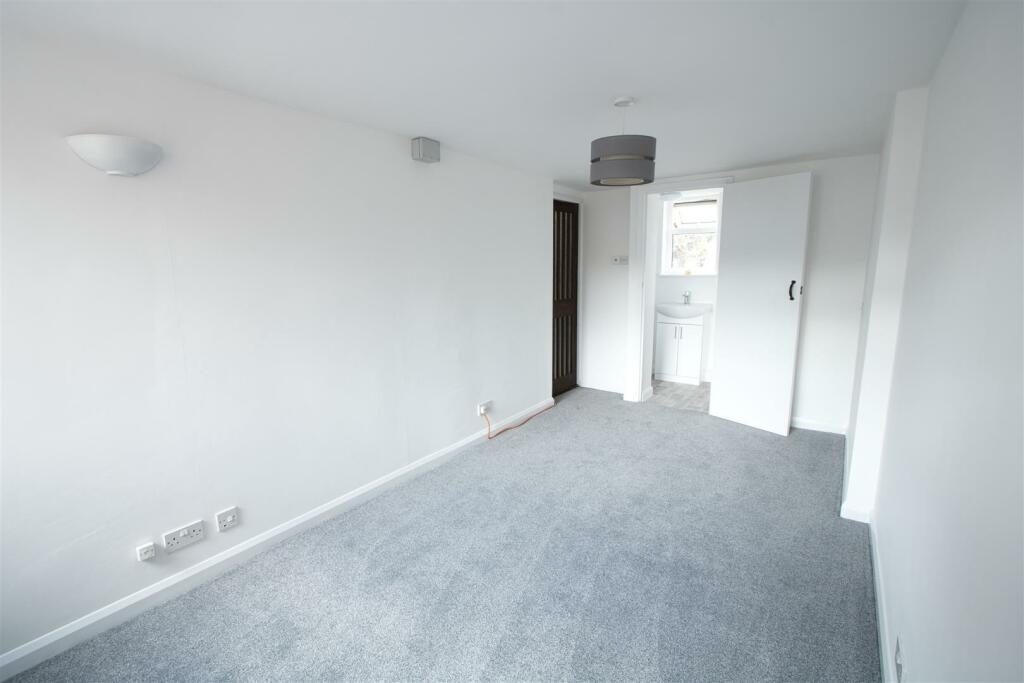 room2.jpg