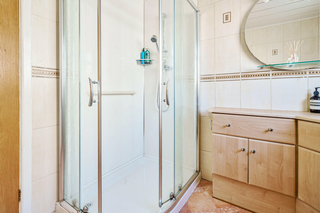 Downstairs Shower...