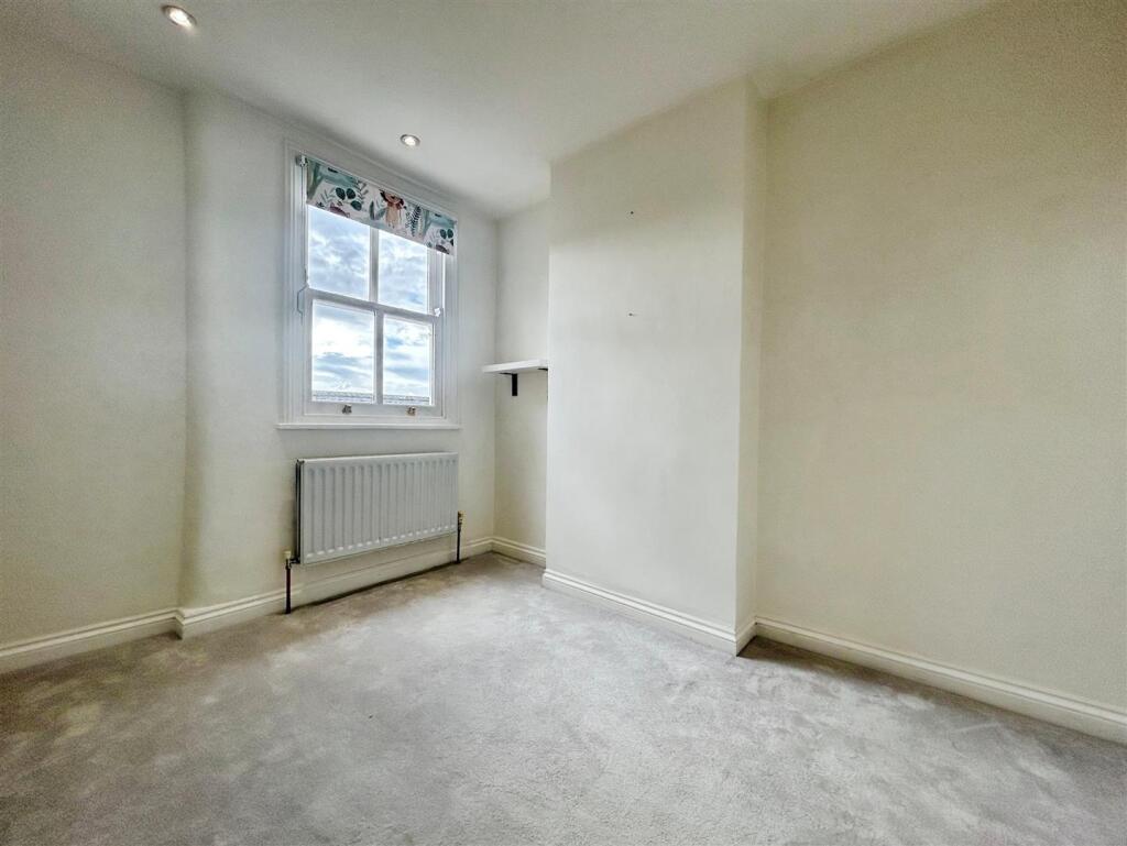 d7275a7e-D-4A72-9A69-F623A843274F-8331-00000638F46