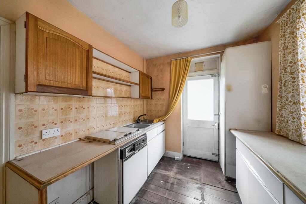 129 Linden Avenue, Ruislip, Middlesex, HA4 8TY