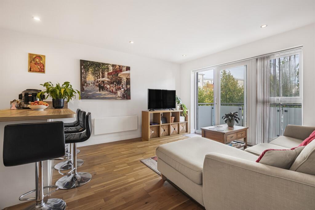 Living/Dining Area