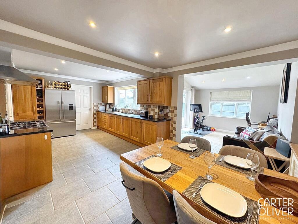 Kitchen/Dining Room