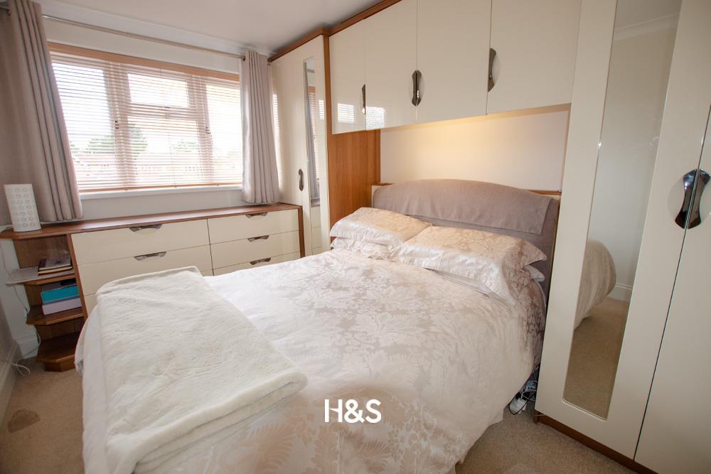 bed2.jpg