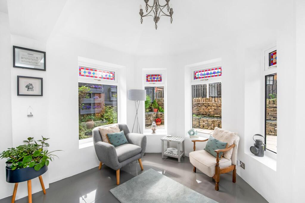 DINING LIVING KITCHEN