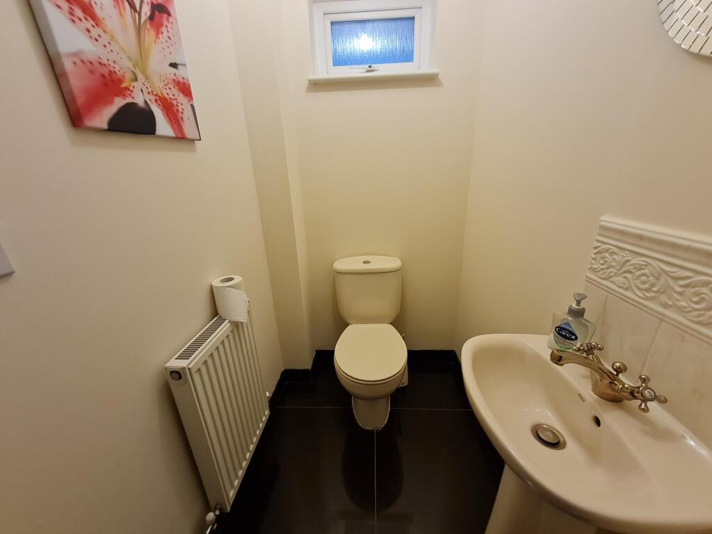 Cloakroom/wc