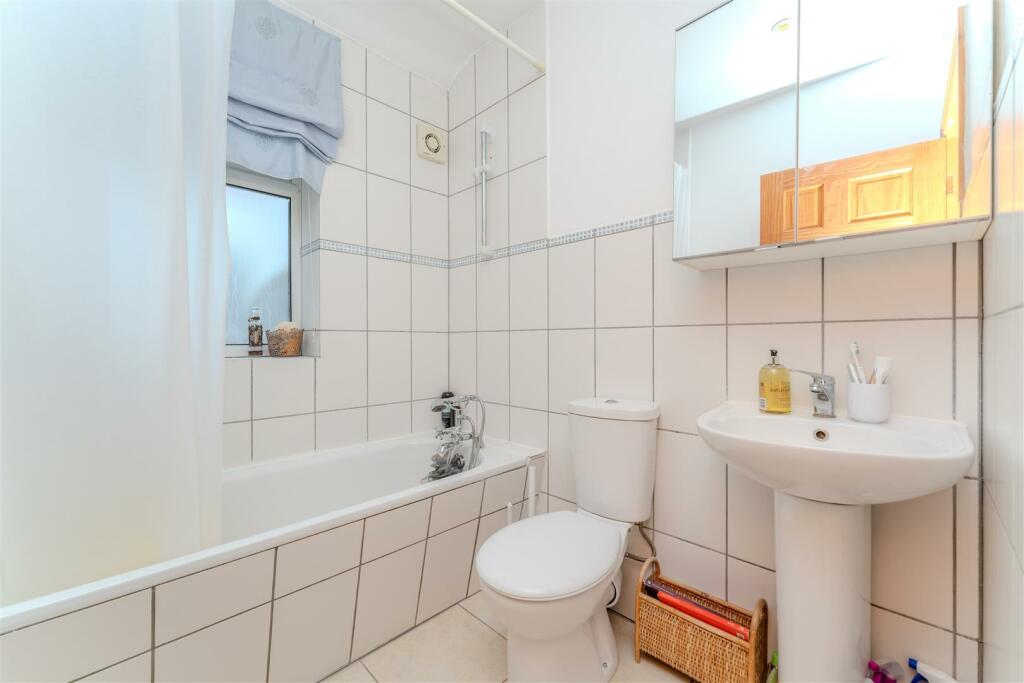 137a Empire bath.jpg