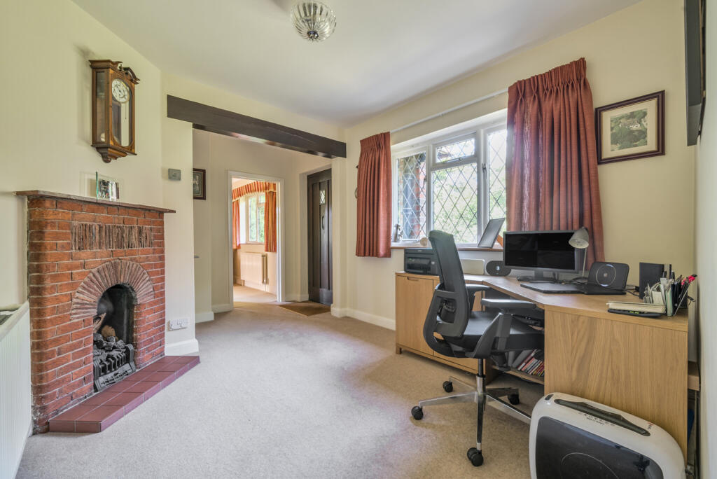 1293267-30-682efb...