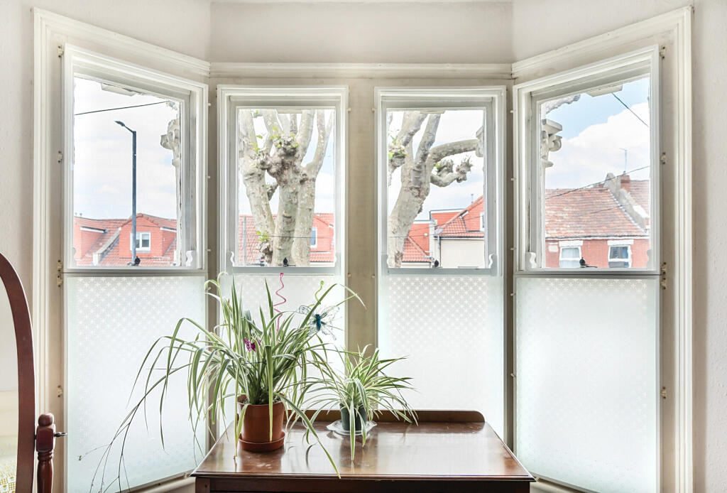 16-6823446fc2590-...