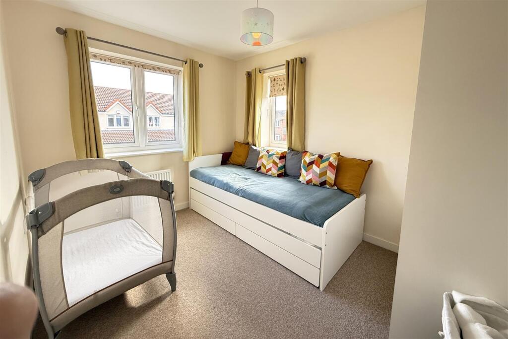 Bedroom 2.JPG