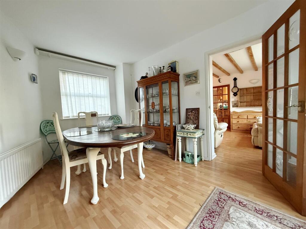 23 Mill Farm Close (8).jpeg