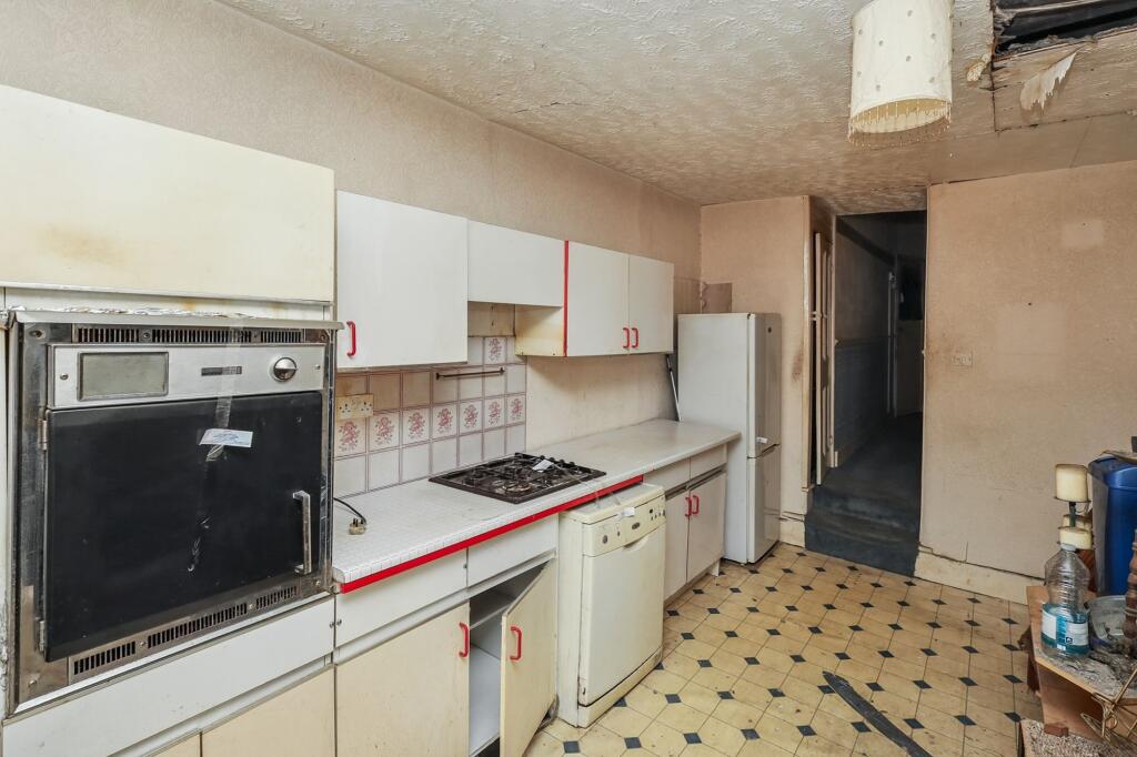 Ground Floor Flat, 9 Albert Square, Stratford, London E15 1HJ
