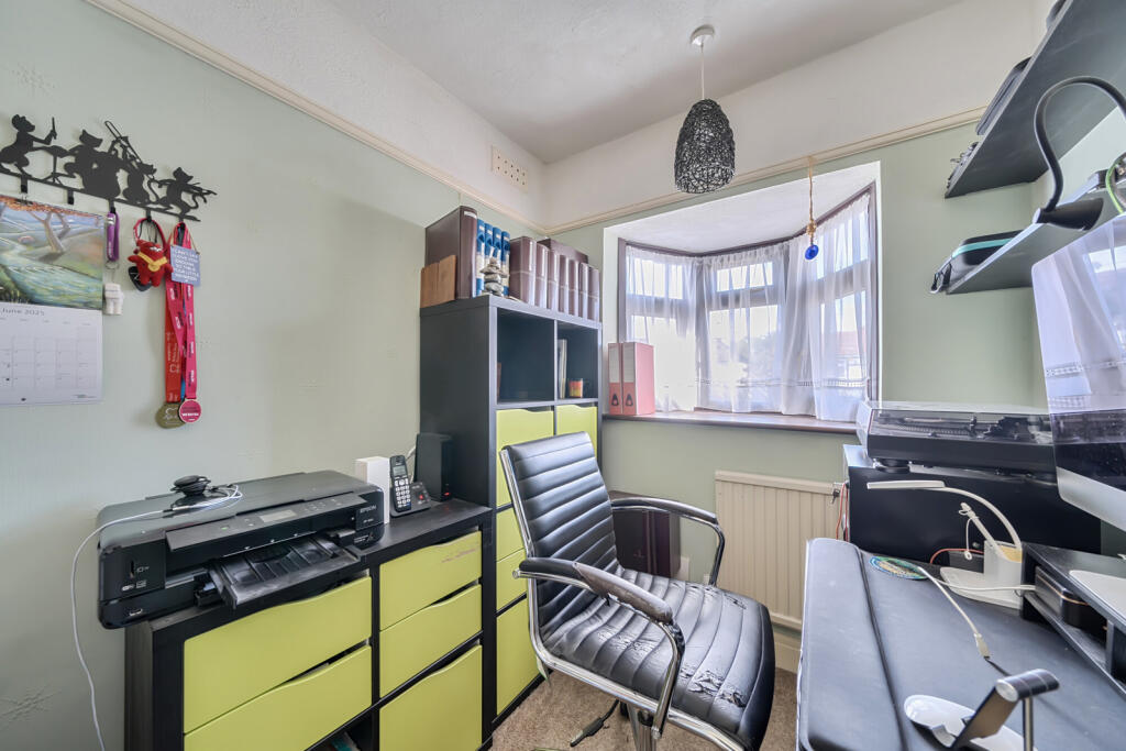 1347279-5-68c9452...