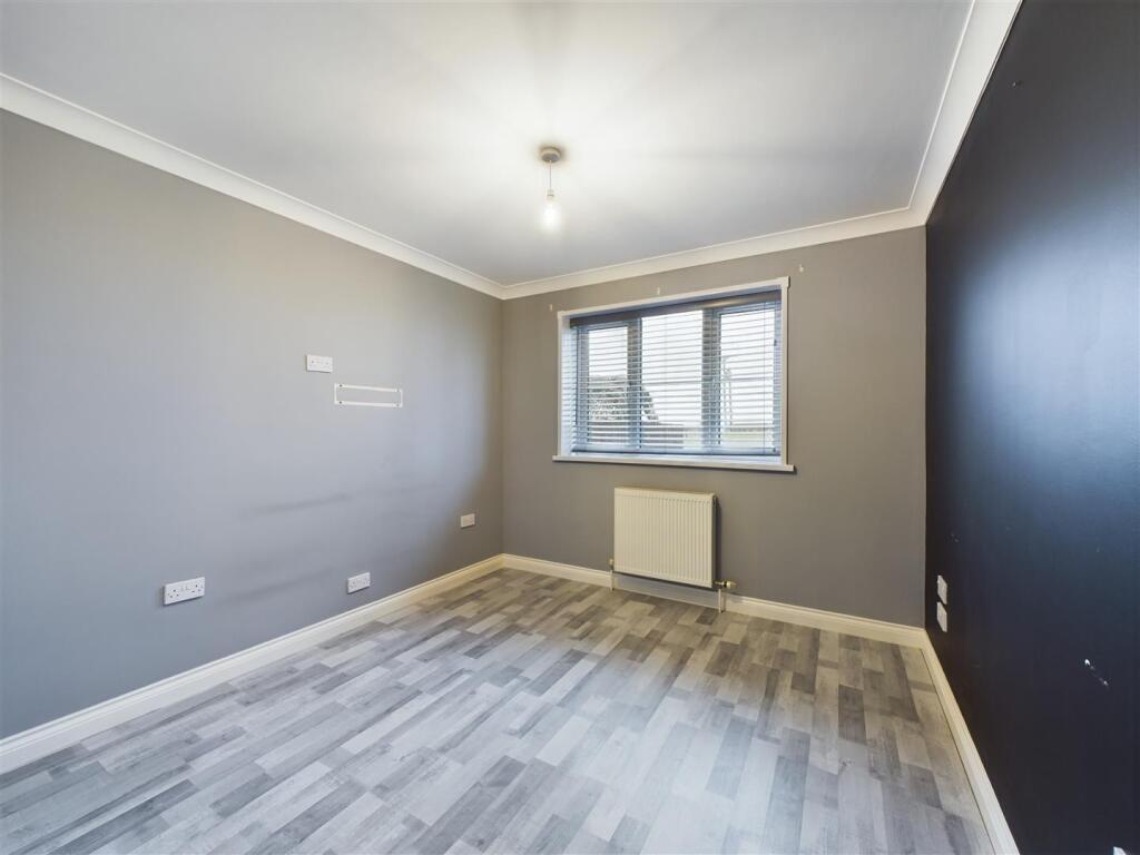 BEDROOM 2/ SITTING ROOM