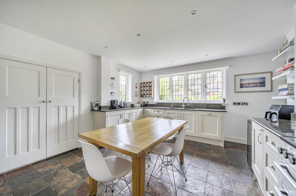 1358091-10-68d2bf...