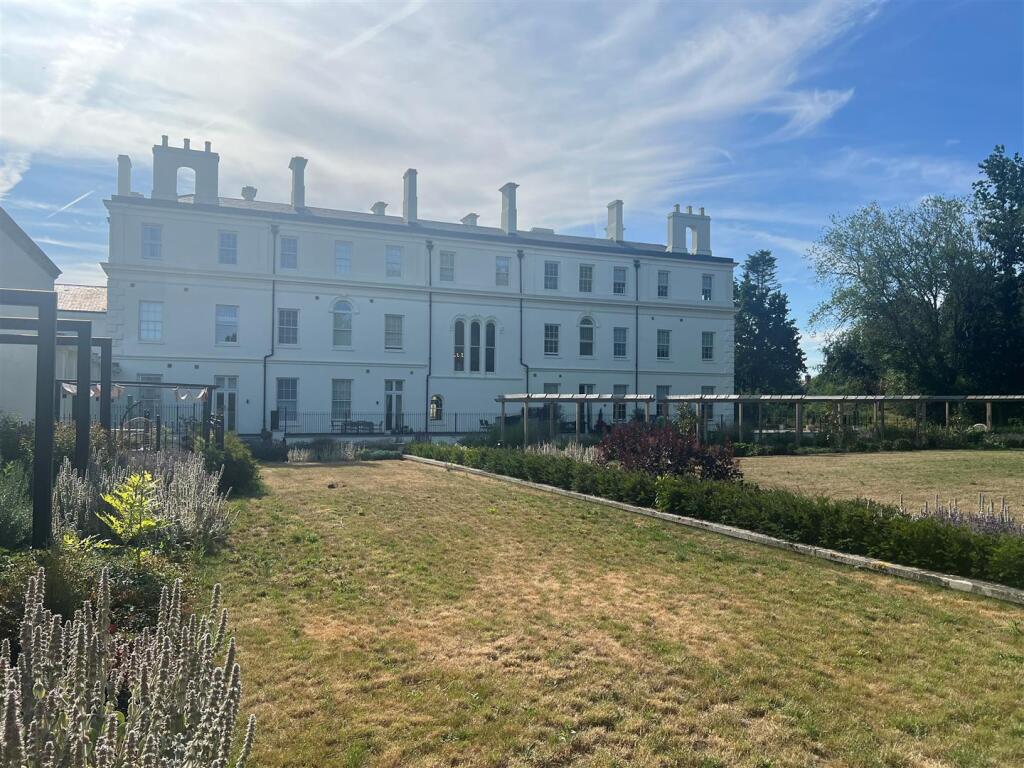 Manor House Garden.jpg