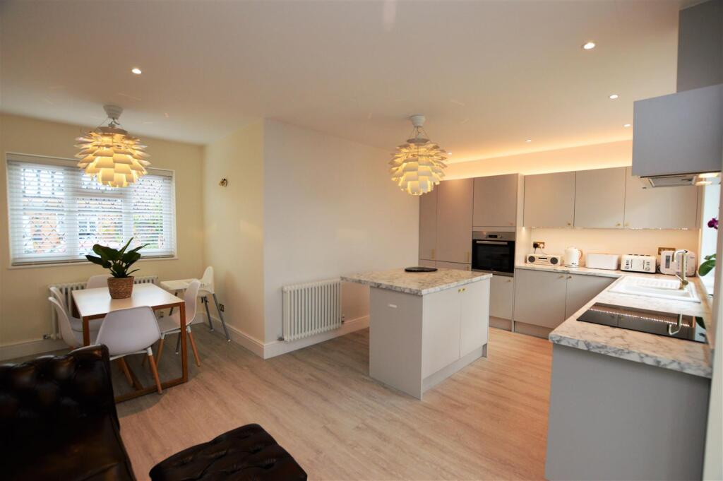 1 Short Way kitchen4.JPG