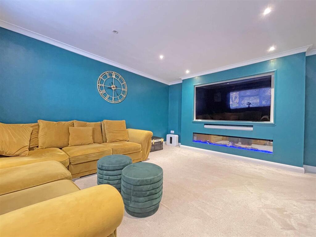 Great Berry Road 52 - Cinema.jpg