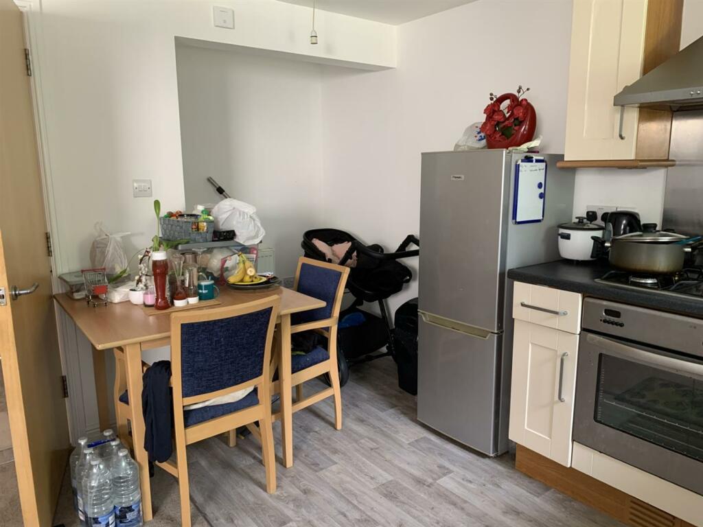 Kitchen1.jpg