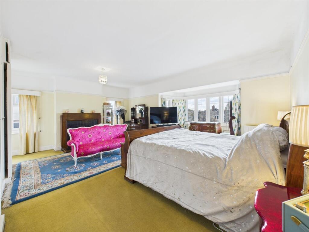 Bedroom: