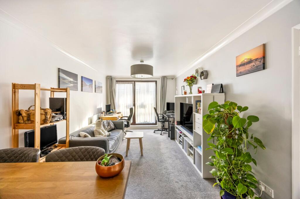 London Road, Patcham, BN1