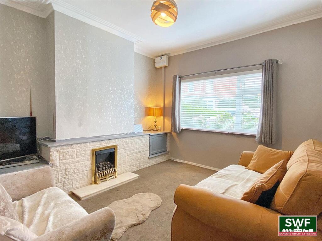 Living room3.jpg