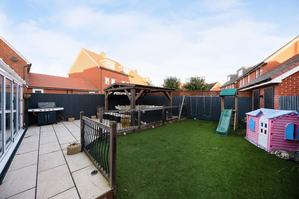 2 Cheddington Grove, HP22 7AB-5