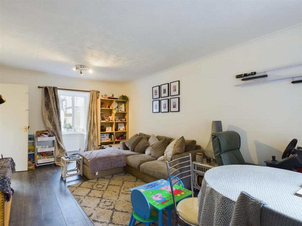 Living/dining room