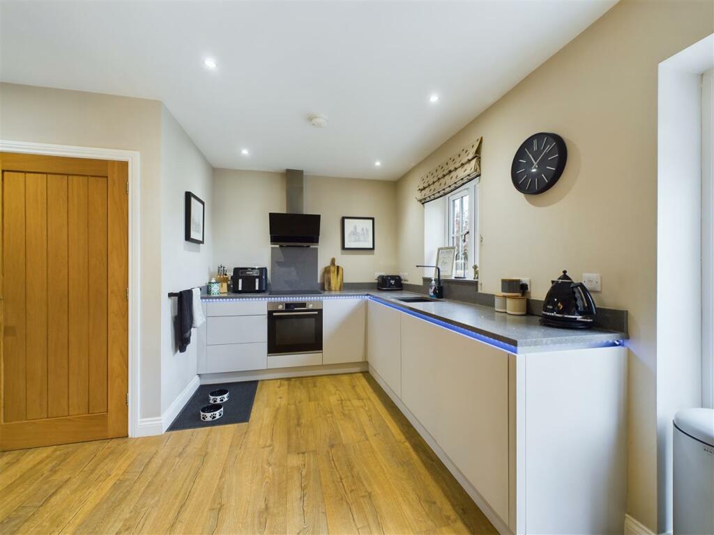 LIVING/ DINING/ KITCHEN