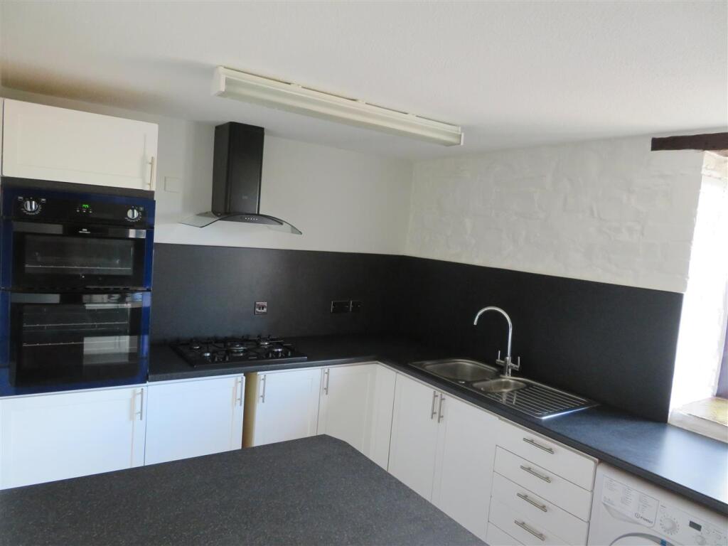 Kitchen / Breakfast Room