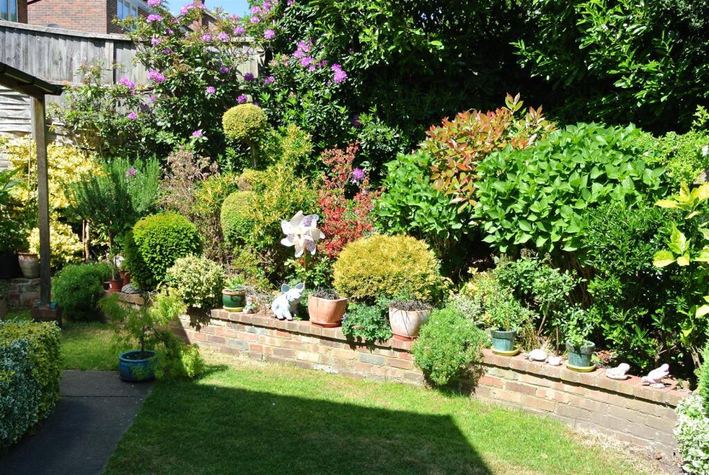 Rear Garden New 5.JPG