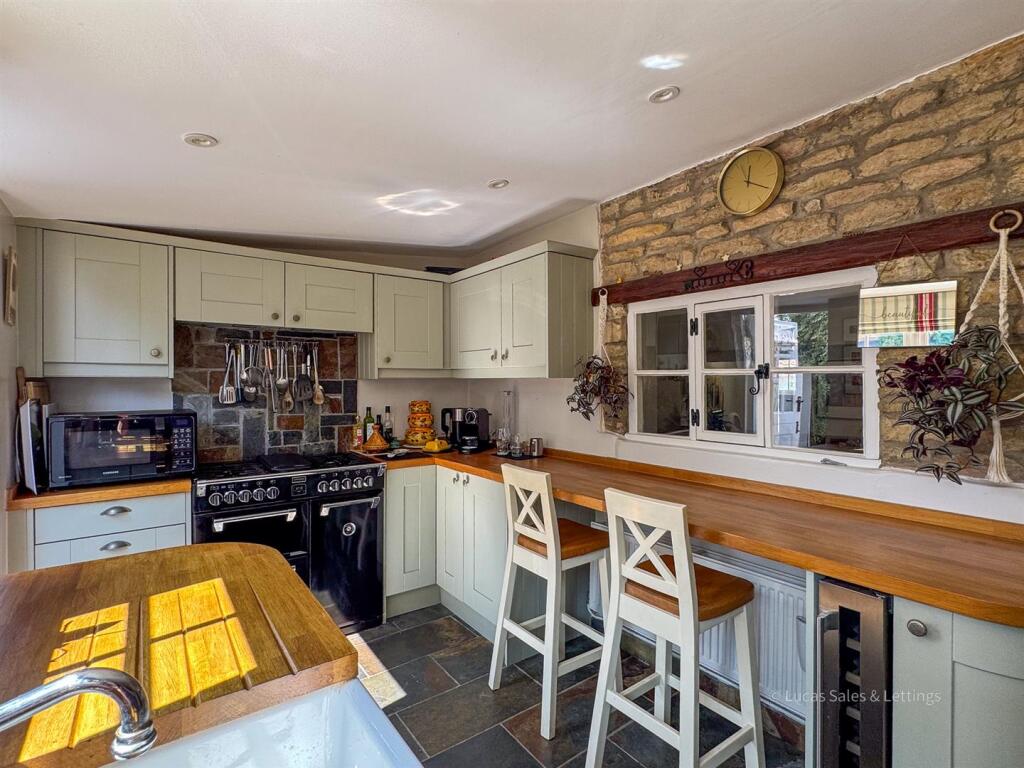 14 Church St Isham-12.jpg