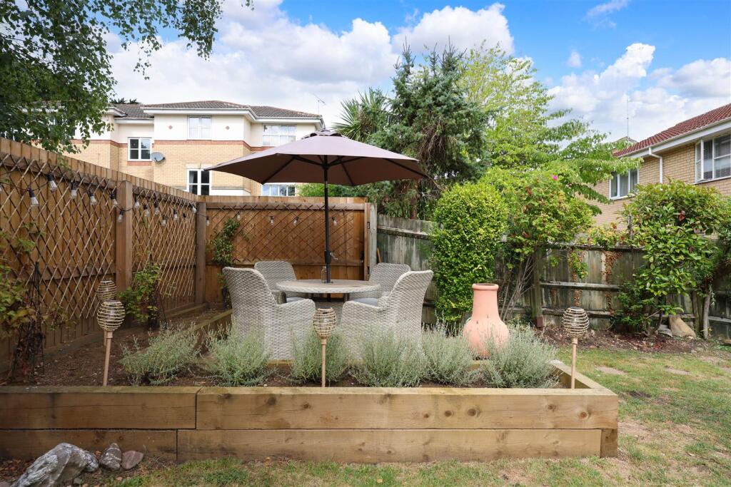 36 Roberston Drive 8.JPG