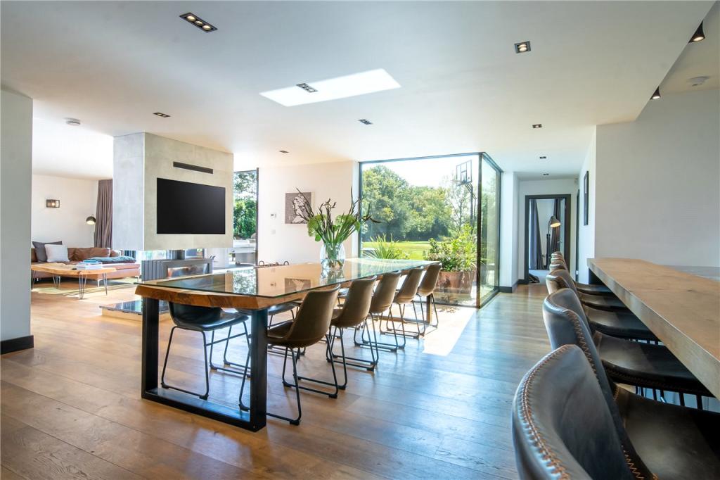 Diner/Family Room