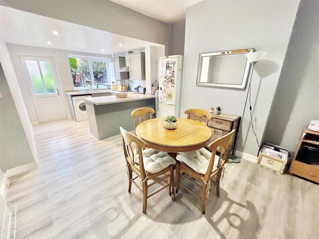 Dining Kitchen