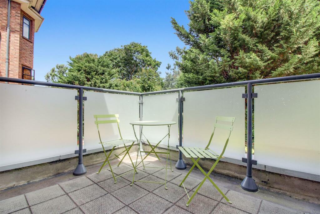 BALCONY.jpg