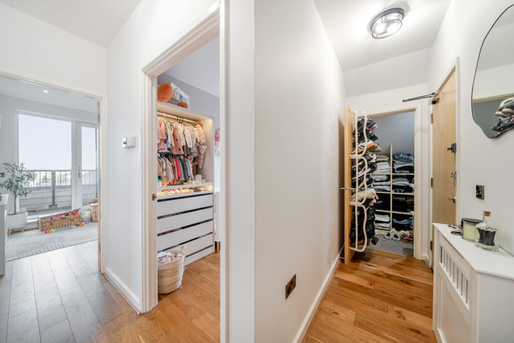 1371735-18-68fa13...