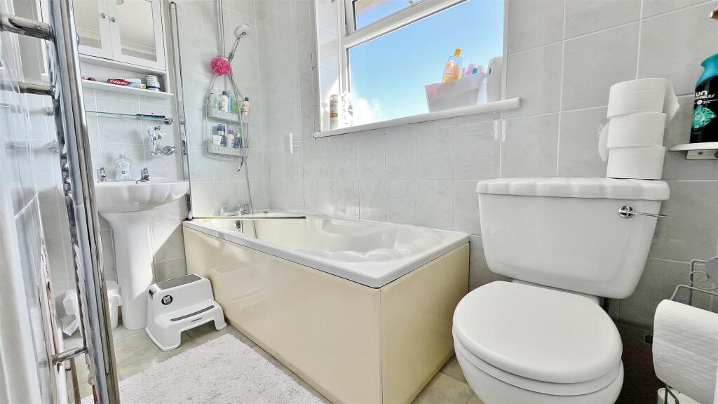 Family Bathrom