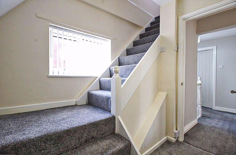 FIRST FLOOR LANDING