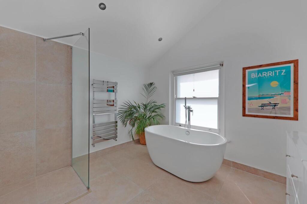 10-b697JHPropWorld - 14 Elvino Road - 28-medium.jp