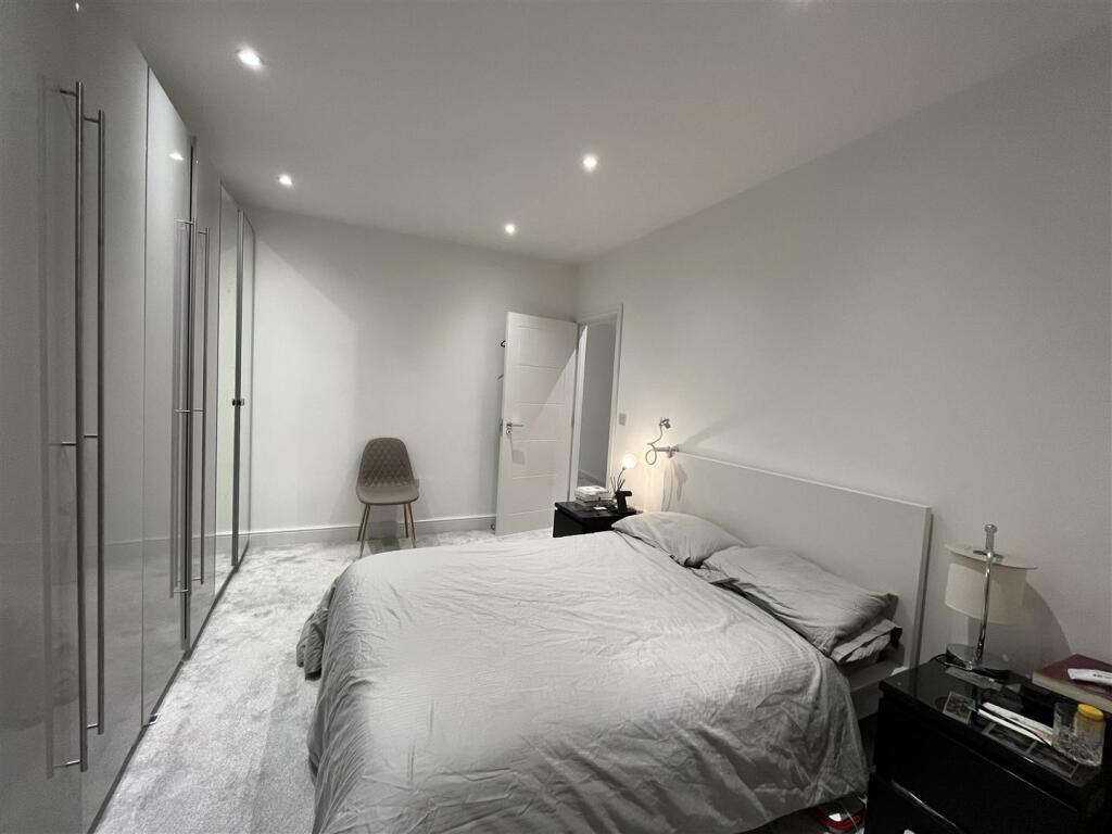 Master Bedroom 1.JPG