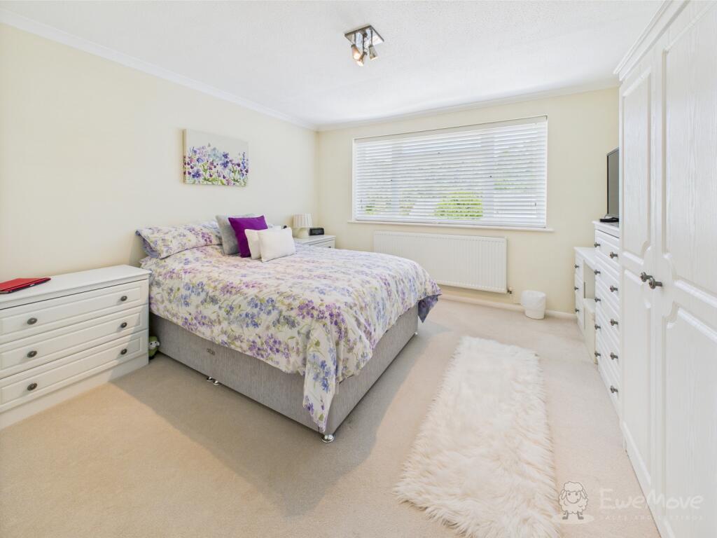 CAM03624G0-PR0129-STILL030