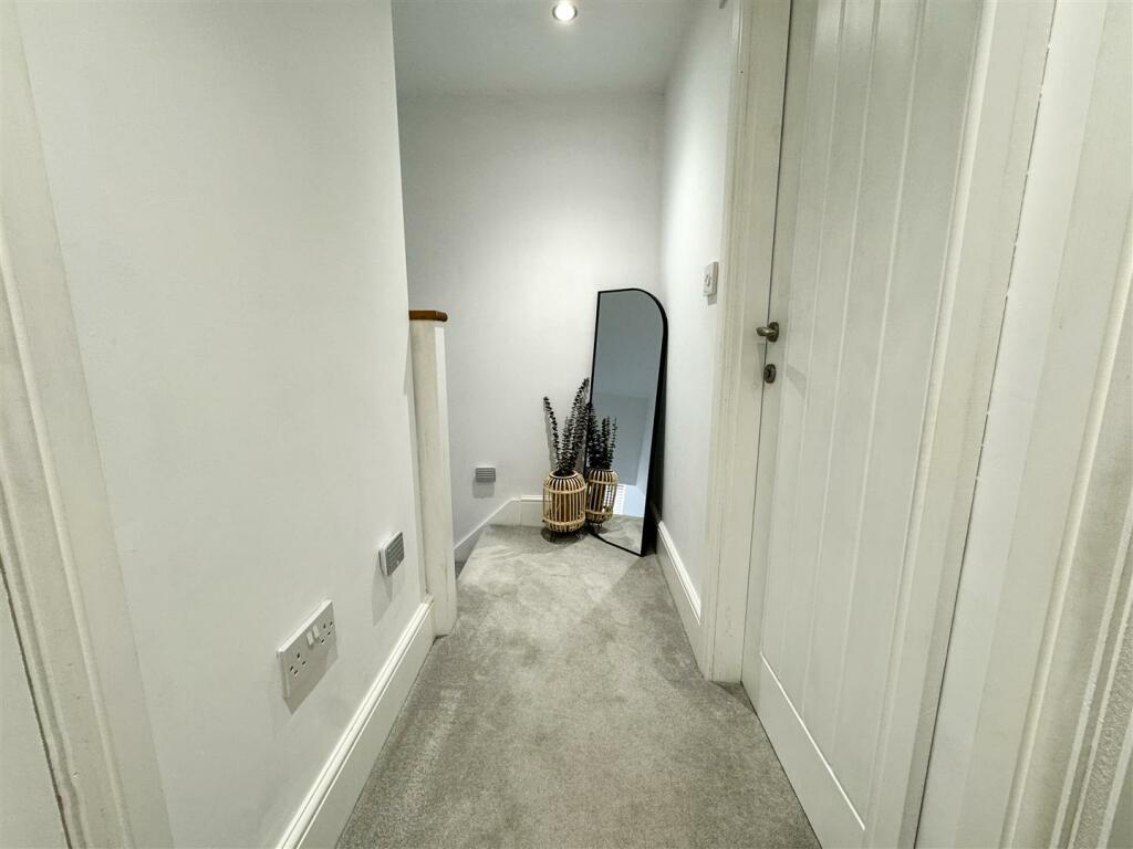 SECOND FLOOR LANDING