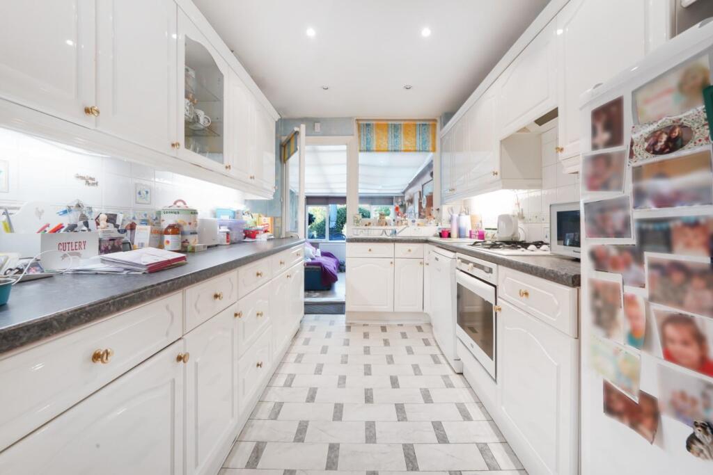 35 Birchen Grove - hyaTyQD5QvT3L49qSzdK.jpg