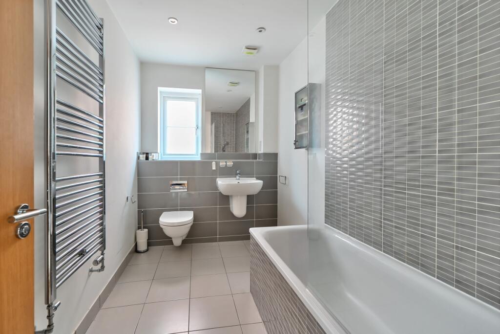 1297268-16-683855...