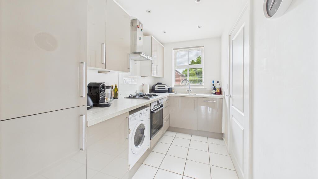 CAM04968G0-PR0051-STILL003