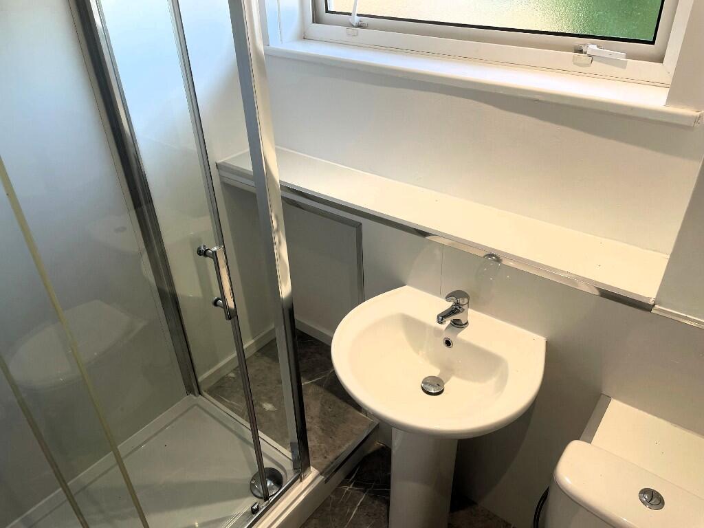 Shower room 1.9x1.6