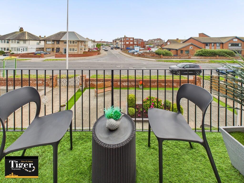 CAM02176G0-PR0602...