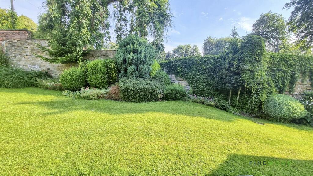 Communal Rear Garden