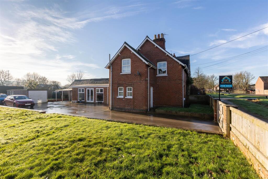 Primrose Way External-3.jpg