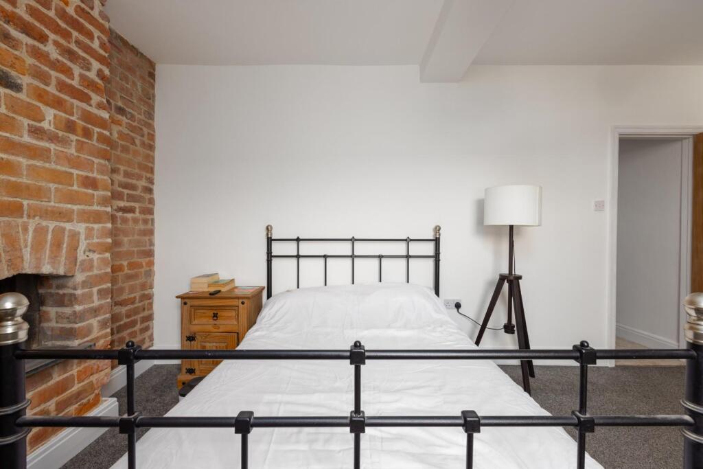 1 Sherbourne St, BS5-17.jpg